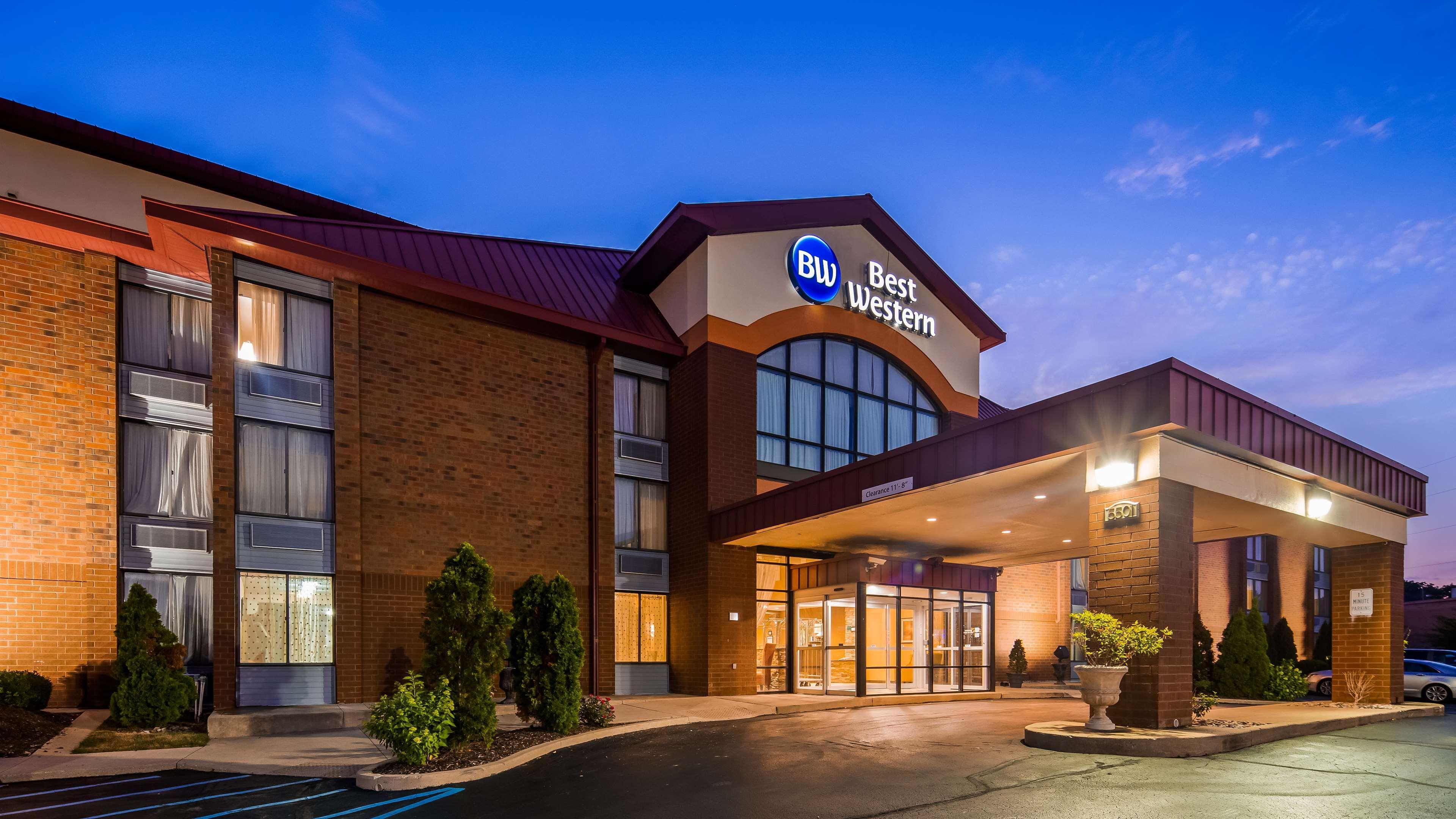 Best Western Luxbury Inn Fort Wayne Exterior photo