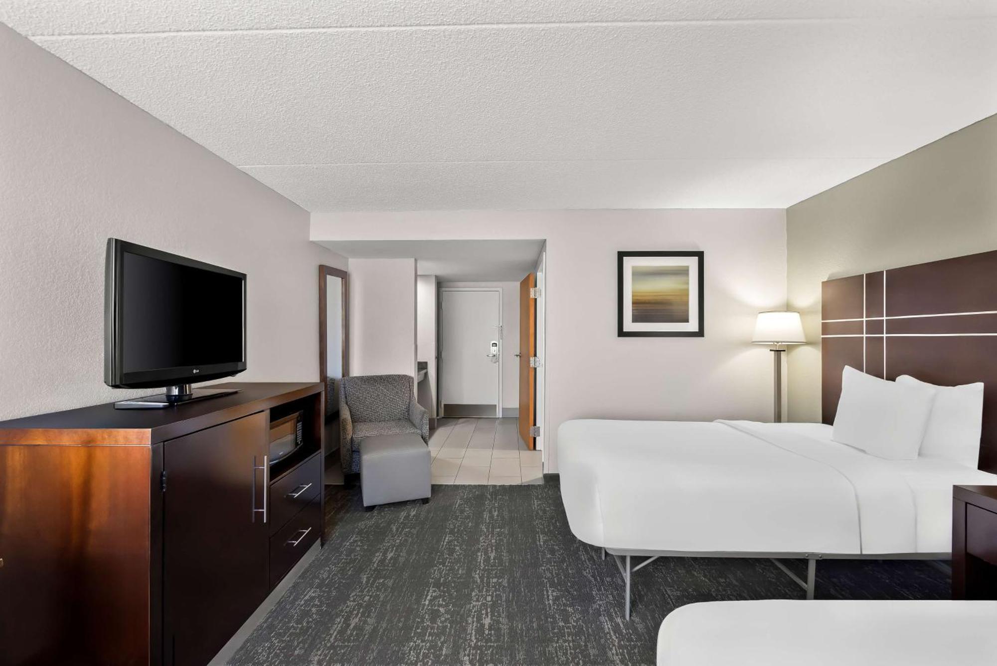 Best Western Luxbury Inn Fort Wayne Exterior photo
