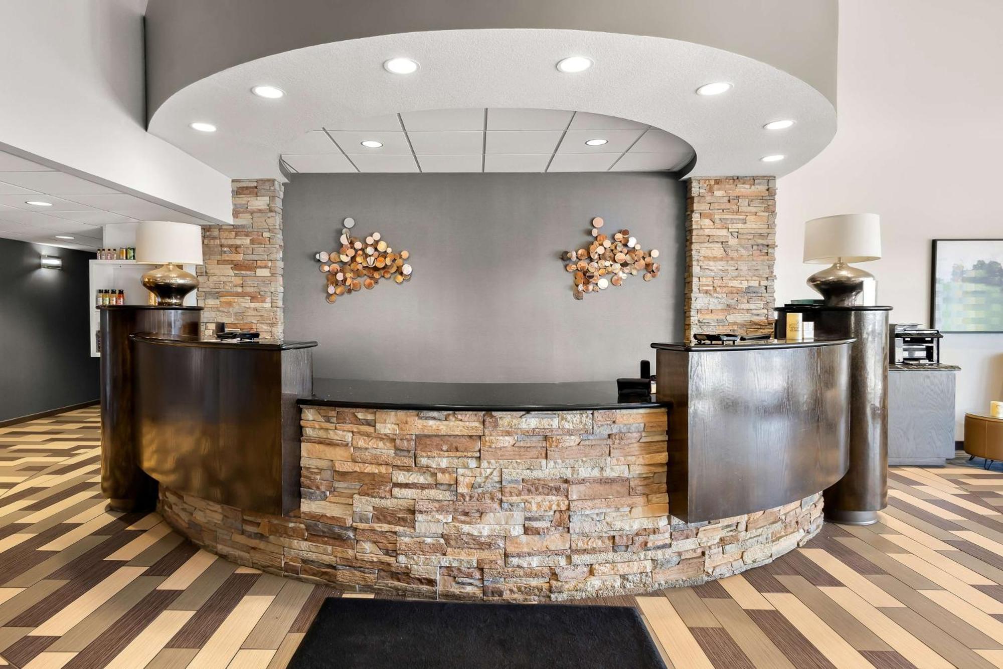 Best Western Luxbury Inn Fort Wayne Exterior photo