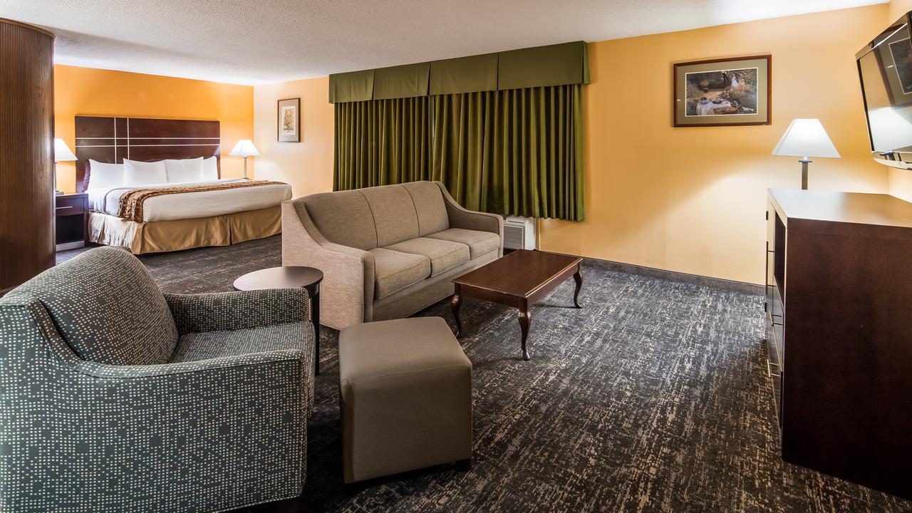 Best Western Luxbury Inn Fort Wayne Exterior photo